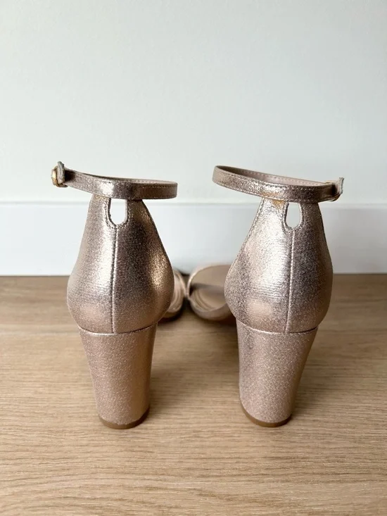 Kelly & Katie Hailee Gold Block Heels - Picture 4 of 7